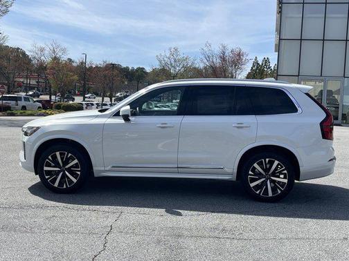 2025 Volvo XC90 B6 Core