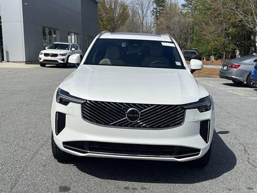 2025 Volvo XC90 B6 Core