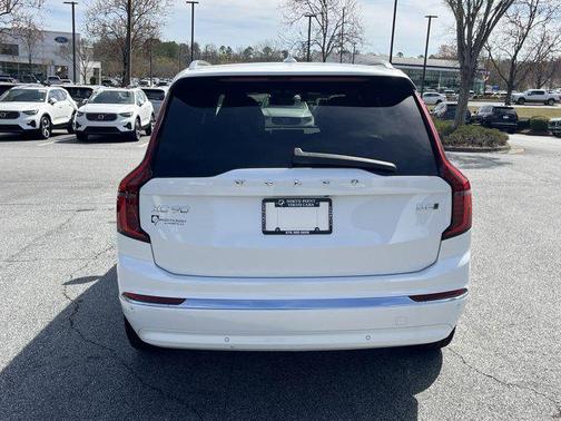 2025 Volvo XC90 B6 Core