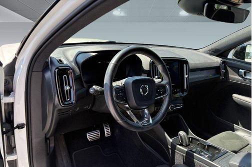 2019 Volvo XC40 T4 R-Design