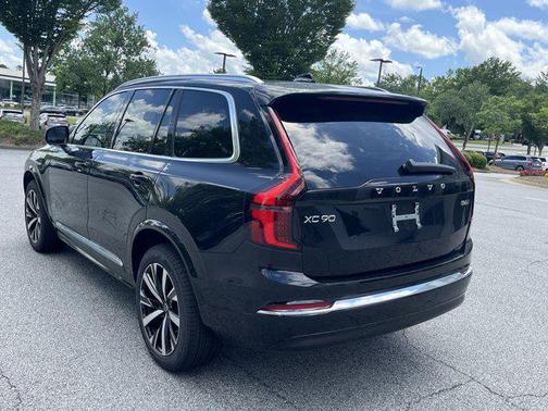 2025 Volvo XC90 B6 Core