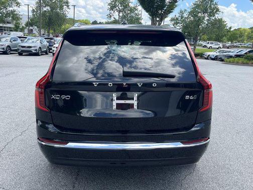 2025 Volvo XC90 B6 Core