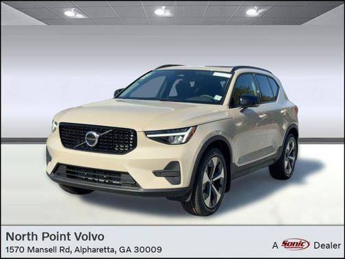 2026 Volvo XC40 B5 Core