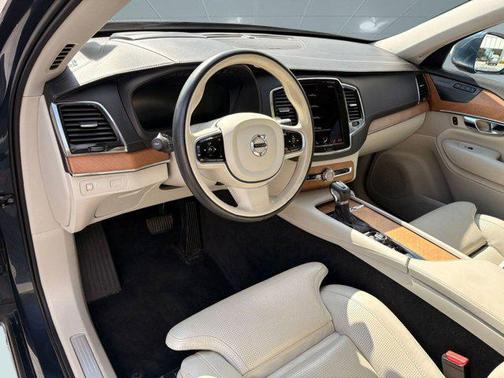 2020 Volvo XC90 T6 Inscription