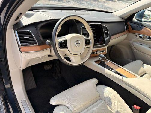 2020 Volvo XC90 T6 Inscription