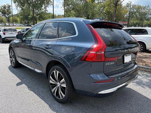 2022 Volvo XC60 B5 Inscription