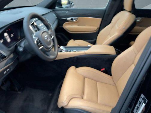 2024 Volvo XC90 Recharge Plug-In Hybrid T8 Ultimate Bright Theme 7-Seater