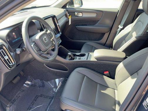 2026 Volvo XC40 B4 Core