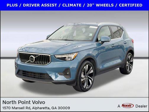 2023 Volvo XC40 B5 Plus Bright Theme