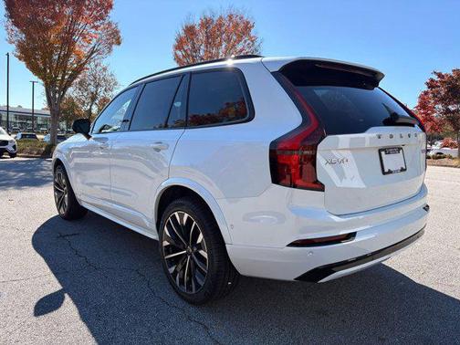 2026 Volvo XC90 B6 Ultra Dark Theme 7-Seater