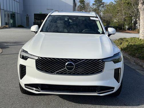 2025 Volvo XC90 B5 Core