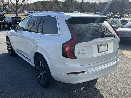 2025 Volvo XC90 B5 Core