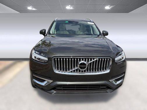 2022 Volvo XC90 T6 Inscription