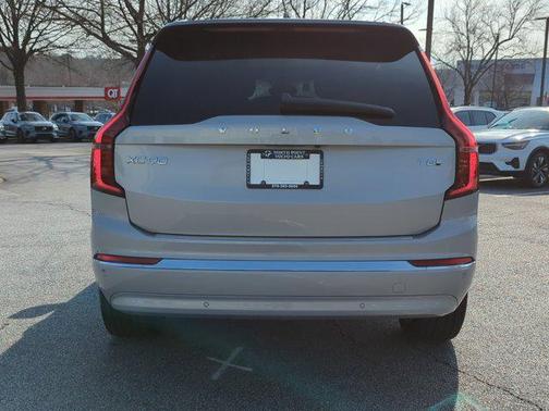 2025 Volvo XC90 Plug-In Hybrid T8 Plus 7-Seater