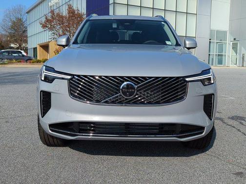 2025 Volvo XC90 Plug-In Hybrid T8 Plus 7-Seater