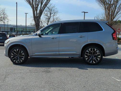 2025 Volvo XC90 Plug-In Hybrid T8 Plus 7-Seater