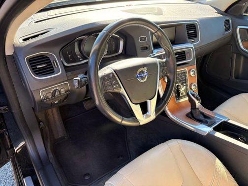 2017 Volvo S60 Inscription T5 Platinum