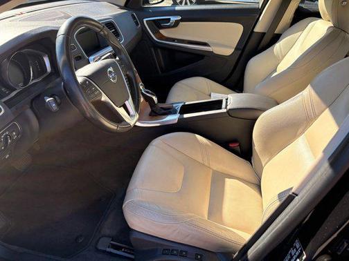 2017 Volvo S60 Inscription T5 Platinum