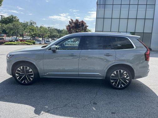 2025 Volvo XC90 B6 Plus 7-Seater