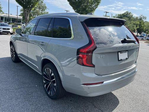 2025 Volvo XC90 B6 Plus 7-Seater