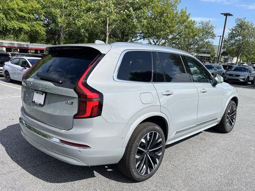 2025 Volvo XC90 B6 Plus 7-Seater