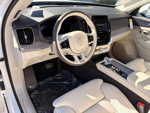 2026 Volvo XC90 B5 Ultra 6-Seater