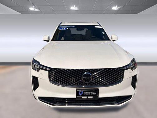 2025 Volvo XC90 B6 Plus 7-Seater