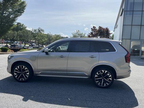 2026 Volvo XC90 Plug-In Hybrid T8 Plus 7-Seater