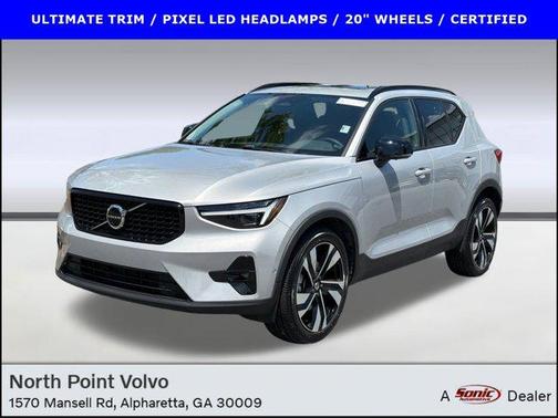 2023 Volvo XC40 B5 Ultimate Dark Theme