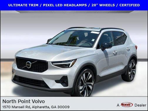 2023 Volvo XC40 B5 Ultimate Dark Theme
