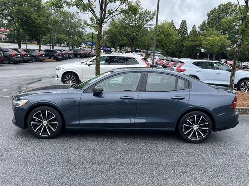 2023 Volvo S60 Recharge Plug-In Hybrid T8 Plus Dark Theme