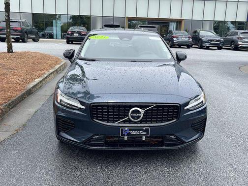 2023 Volvo S60 Recharge Plug-In Hybrid T8 Plus Dark Theme