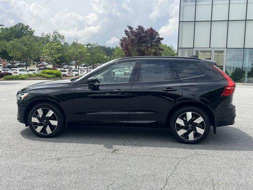2025 Volvo XC60 Plug-In Hybrid T8 Plus