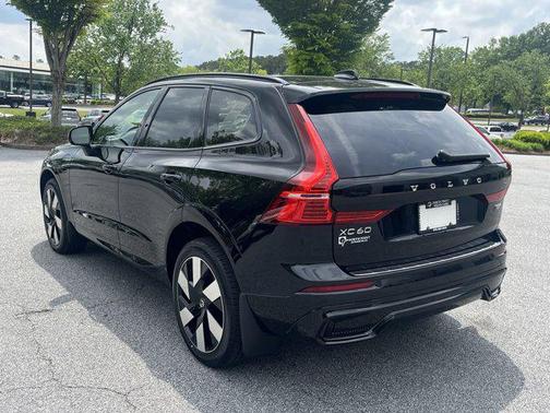2025 Volvo XC60 Plug-In Hybrid T8 Plus