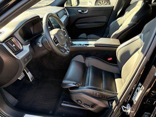 2020 Volvo XC60 T6 R-Design