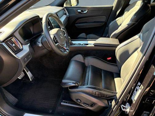 2020 Volvo XC60 T6 R-Design