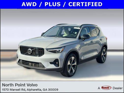 2024 Volvo XC40 B5 Plus Dark Theme