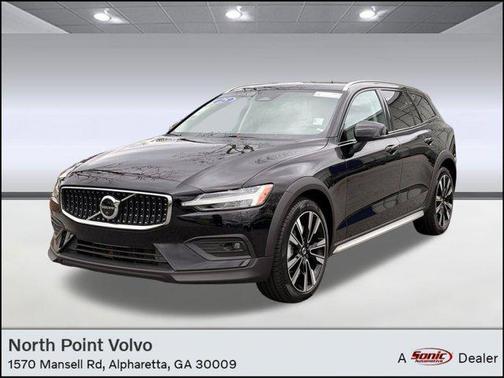 2025 Volvo V60 Cross Country Ultra, B5 AWD Gas (mild hybrid)