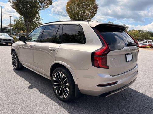 2026 Volvo XC90 B6 Ultra Dark Theme 6-Seater
