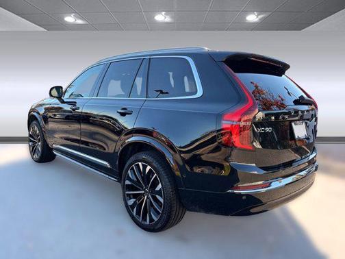 2025 Volvo XC90 B6 Plus 7-Seater