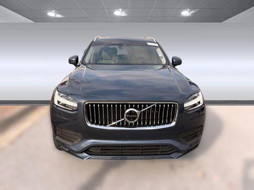 2022 Volvo XC90 T5 Momentum
