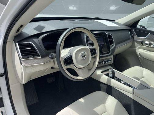 2024 Volvo XC90 B6 Plus Bright Theme 7-Seater