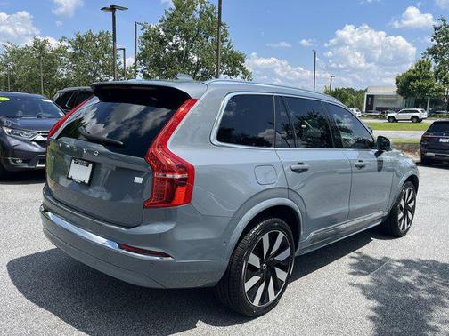 2023 Volvo XC90 Recharge Plug-In Hybrid T8 Plus 6-Seater