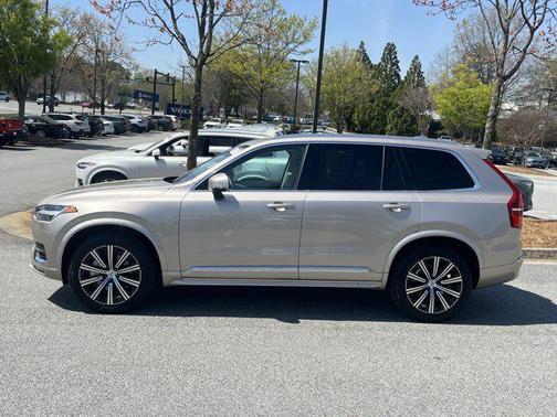 2025 Volvo XC90 B5 Core