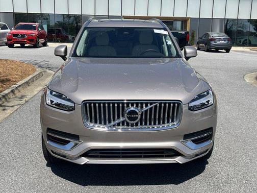 2025 Volvo XC90 B5 Core