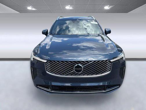 2026 Volvo XC90 B5 Core