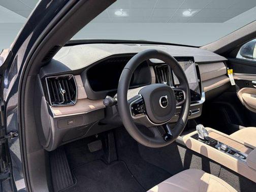 2026 Volvo XC90 B5 Core