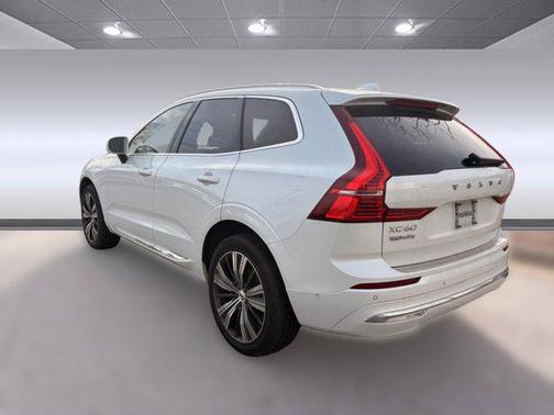 2023 Volvo XC60 B5 Ultimate Bright Theme