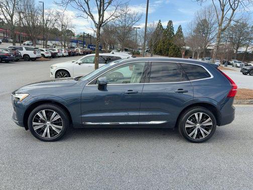 2023 Volvo XC60 B5 Plus Bright Theme