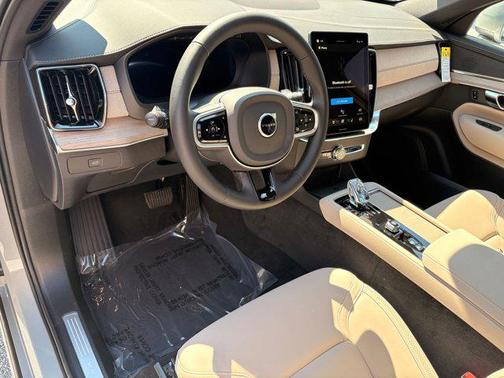 2026 Volvo XC90 B5 Core
